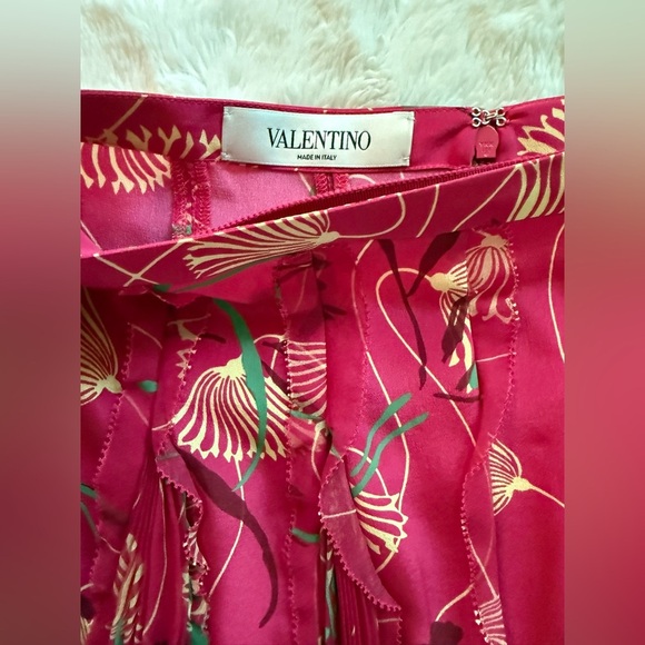 Valentino Pink Lotus Silk Skirt – Size IT 40 (US 4) – $3750 Retail NWT - Picture 8 of 9
